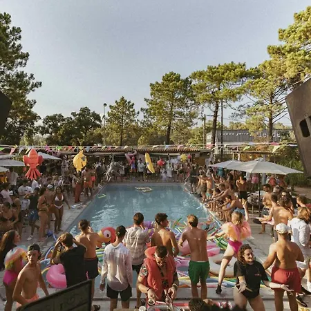 Chambrehote - Piscine - Ef0aaf *